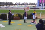 【競馬】川田騎手　通算１４００勝達成 ・・パネル持ち1人
