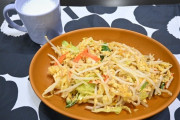 八木栞「今日のブログは八木メシあげちゃおうかな！昨日夜ご飯に野菜卵炒め作りました！じゃーん！」