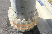 外国人「日本の電柱に謎のペットボトルがあったんだがこれは何の？」