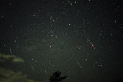 【極大】しし座流星群は見えましたか？未明頃がピークで広範囲で観測