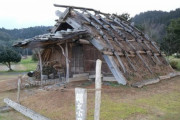 【画像】大昔に建てられたボロい民家、能登半島地震でも無傷で生き残ってしまうwwwwwwwvwwwvvvvwwwwwwwwvwwwvvvvw