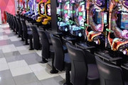 コロナ禍で苦境続くパチンコ業界さん、1年で637店舗が廃業･･･今年も減り続けそうだな