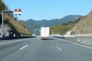 【悲報】ついに高速道路が120km/h制限になる