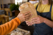 【悲報】パン屋で袋いらないと言った結果にワイブチギレｗｗｗｗｗｗｗｗｗ