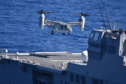陸自輸送機オスプレイが洋上の海自護衛艦「いせ」で初の発着艦訓練を実施…陸海共同運用能力の向上！