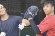 大谷翔平さん、奇妙な動きで大勢を威嚇する