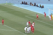 【動画あり】高校サッカー、198mの長身フォワードが無双してしまうｗｗｗｗｗ