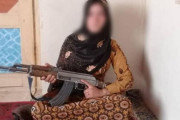 タリバンに両親を殺されたアフガンの少女、AK47で戦闘員を射殺