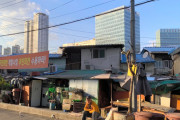 【朝日新聞】ソウルにあった取り残された「島」スラム住民が感じる「イライラ」「ここはイカゲームよりリアルだ」