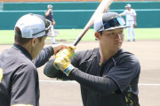 阪神　異例！岡田監督が森下翔太に打撃の根本見直し迫る？　約１時間つきっきり個別指導