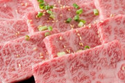 焼肉屋「霜降り肉の牛はまともに歩けませんよ。それでも美味しいんですか？」