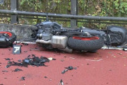 【悲報】峠でバイクおじさん2人がバイク同士の正面衝突、1人が死亡・・・
