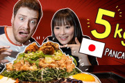 海外視聴者「デカい！でもおいしそう！」イギリス人ユーチューバーが日本でお好み焼き大食いチャレンジ
