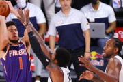 【NBA】ブッカーがポジョとカワイに囲まれながら決勝点！PHX3連勝！