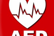 日本人、女性にAEDを使用する人に「なんで服切るんですか！やめろ！チカンだ！」