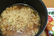 【弩級画像】自粛中だからこういうのでいいんだよっていうラーメン作った