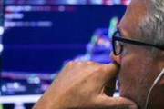 自己責任だね　〜　韓国個人投資家、株価急落に激怒　政府に怒り