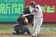 山田「ﾌﾝｯ…」ﾊﾟｷｰﾝ 実況「初球打ちｲｲｲｲｲｲ！！！」 前田「わっ！」 古田「うわぁあ！！」