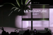 LG、透明になる有機ELテレビ「LG SIGNATURE OLED T」を発表！