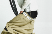 【悲報】BEAMSさん、Dickiesとコラボして作ったパンツでとんでもないスタイリング画像を撮影してしまう