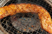 【画像】こういうやたらでかい焼肉ってテンション上がるよな