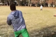 「このスピードを捕れる奥さん…」西武山川の夫婦キャッチボール動画に驚きの声