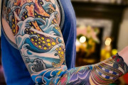 外国人「カリフォルニアで和風のタトゥーを彫ってもらったよ！」