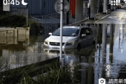 埼玉冠水　車の水没を訴える１１０番が相次