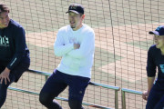 阪神青柳、帽子を手放さない
