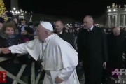 海外「ローマ教皇、女性の手を叩き謝罪?!」海外から賛否の声(海外の反応）