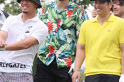 【画像】ゴルフコンペを楽しむ選手、ファッションが個性的すぎるｗｗｗ