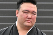 稀勢の里親方、お咎め無し。相撲協会「聞き取り調査の結果『ただのおふざけ』と判明」