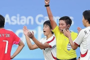 韓国人「韓国人が激怒！」タイ人審判が韓国人選手を退場処分！女子サッカー南北戦でタイ人審判がまるで北朝鮮側の様な判定と議論に　韓国の反応