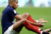 【悲報】フランス代表、W杯決勝直前に「謎の病気」に襲われる…