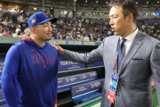カブス鈴木誠也、元カープ黒田博樹の姿にベンチ飛び出す！試合前に談笑