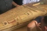 【動画】　古代エジプトの棺、2500年ぶりに開封されるｗｗｗｗｗｗｗｗｗｗｗｗ