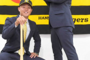 岡田阪神の補強第1号、渡邉諒と髙濱祐仁が「仲良し入団会見」　ともに右打ちで打力をアピール　　