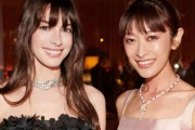 山田優の小顔に衝撃！9頭身の米女優と並んでも「負けてないくらい顔ちっちゃい」「圧巻」
