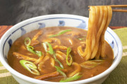 汁を飛ばさずカレーうどんを食べるコツ