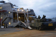 陸上自衛隊過去最大規模の演習一部が公開、南西有事など想定…横浜港で民間船「ナッチャンWorld」で陸揚げ！
