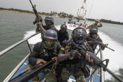 ガーナ軍特殊部隊が不審船への臨検訓練を披露…アメリカ・アフリカ軍主催の軍事演習！