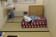 【悲報】ワンルームより狭い「半ルーム」にしか住めない若者、増える