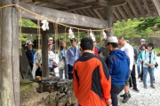 対馬の和多都美神社・広報、韓国人団体の手水舎での様子を新たに公開「現在は韓国人が柄杓で遊んだり口をつけたりするため、撤去しています」