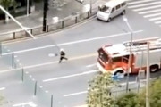 【動画】上海さん、ロックダウンの道路封鎖が原因で消防の到着が遅れてしまう。
