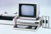 PC-88やPC-98のパソコン使ったことあるやついる？