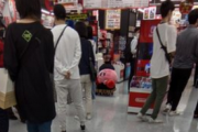 【画像】金曜18時30分の梅田のヨドバシカメラがヤバすぎるwwww