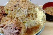 【画像】なぜラーメンに味噌汁を付けるんです？