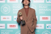 櫻坂46『無言の宇宙』MVを手掛けたSpikey John監督、最も優れたMVディレクターを表彰する「ベストビデオディレクター」受賞！【SPACE SHOWER MUSIC AWARDS 2022】