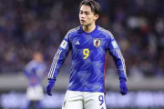 「美人すぎやしないか」「女神が来てる」　上田綺世が「試合後にハイタッチした女性」にネット釘付け