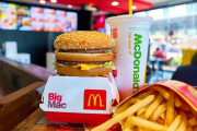 海外のマクドナルドでハンバーガーの中にまさかの○○が混入　食欲失せるってレベルじゃねぇぞ・・・